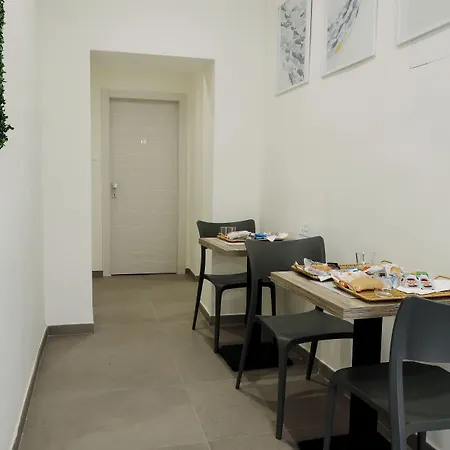 Dimora Savoia Oda ve Kahvaltı Napoli