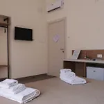 Dimora Savoia לינה וארוחת בוקר נאפולי