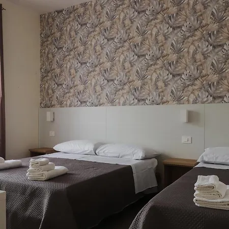 Dimora Savoia 3* Nápoles