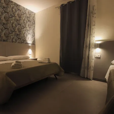 Dimora Savoia Bed & Breakfast