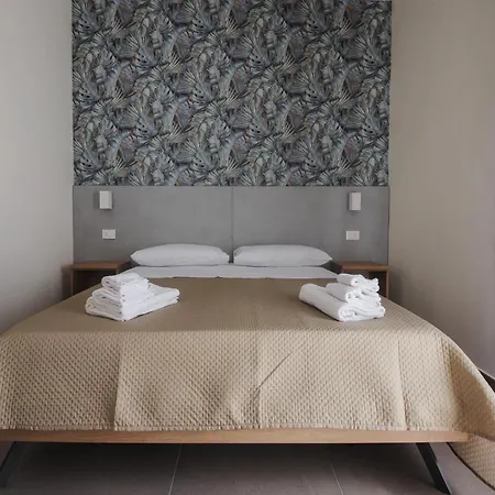Dimora Savoia Bed & Breakfast *